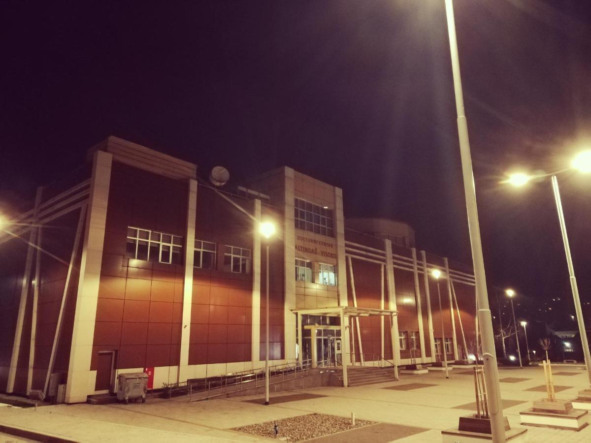 Obiteljski Apartman Borovi Visoko Exterior foto